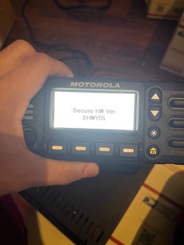 MOTOROLA APX2500 VHF 136-174MHz TRUNKING DIGITAL RADIO P25 TDMA M24KSS9PW1AN - Afbeelding 16 van 21
