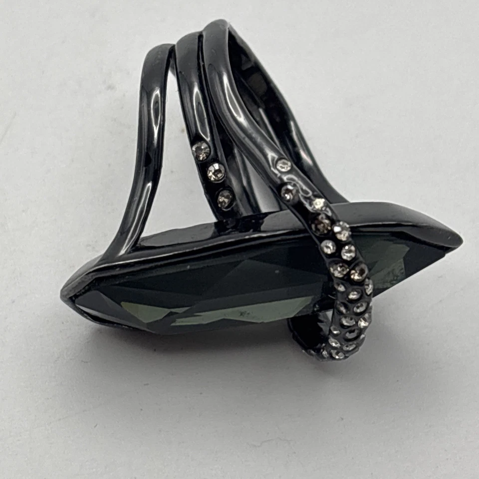 Anillo doblete de cuarzo y hematita en órbita Alexis Bittar Miss Havisham Foto 3 de 4