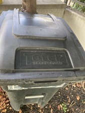 Toter 64 Gal Wheeled Trash Can with Lid Heavy Duty