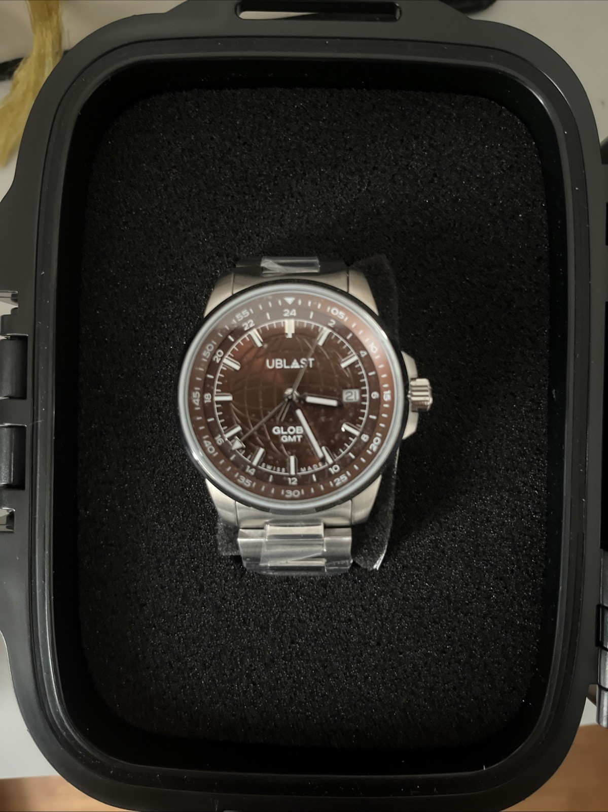Montre Ublast Globe GMT automatique Swiss Made en acier noir pour homme