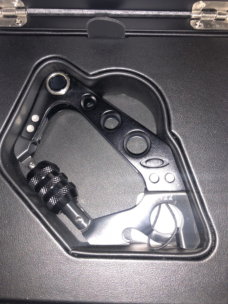 OAKLEY LARGE CARABINER 未使用 Oakley Mens Large Carabiner Keychain Accessories, Black, One