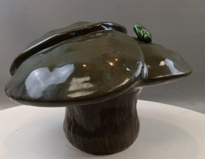 Vintage Ceramic Multi Mushroom Green Figurine Statue W/ Frog On Top 7"x11" RARE - Image 1 of 4