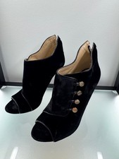 GUESS Black Suede Peep Toe Ankle Booties Heels Women’s Size 6.5M Gold Zip