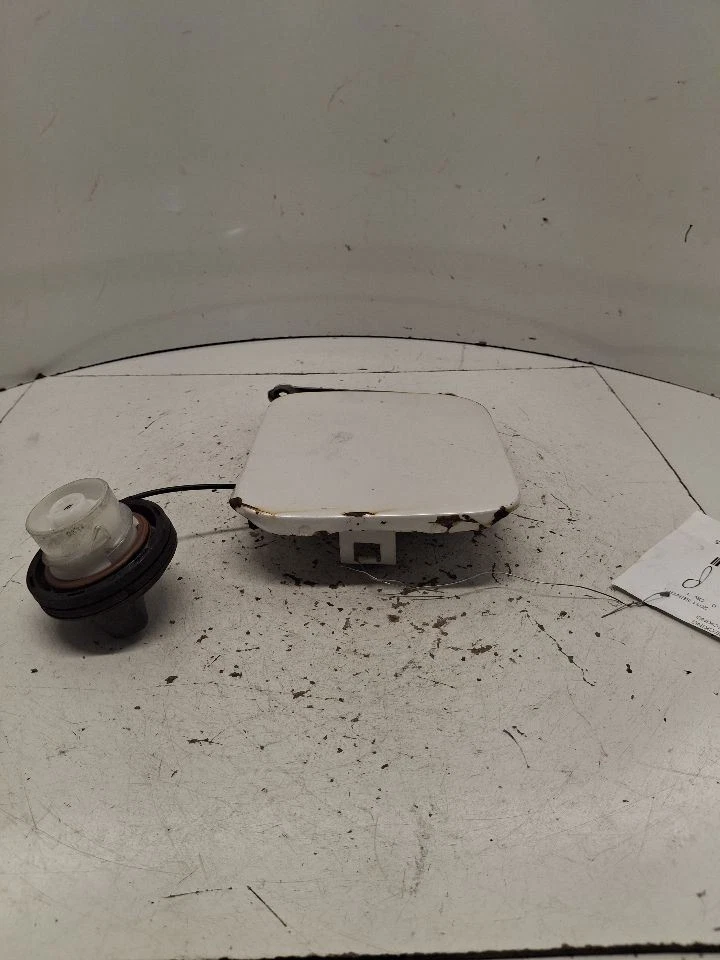 Puerta de llenado de combustible Sentra 2011 1381716 Foto 3 de 4