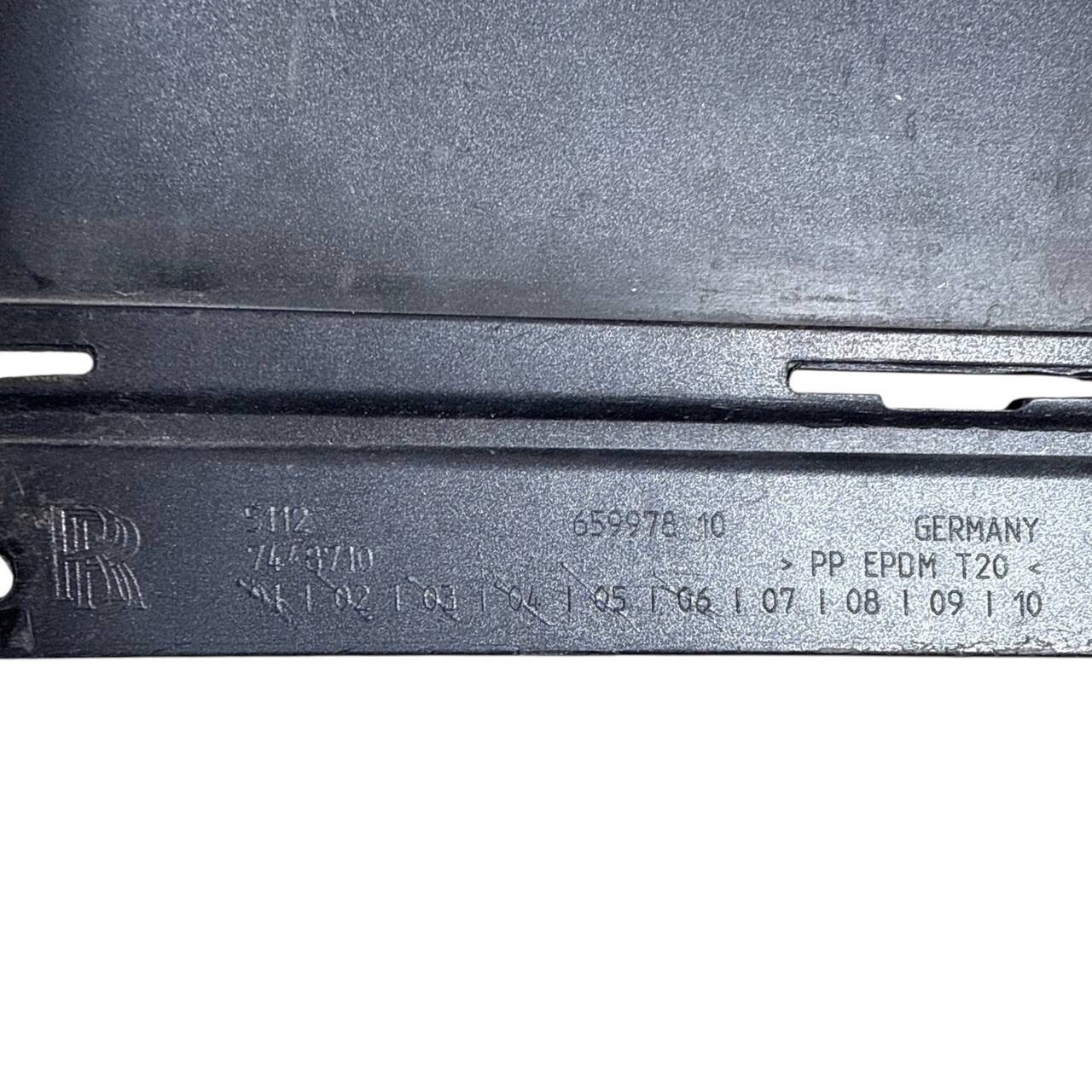 2019 2020-2024 ROLLS ROYCE CULLINAN REAR BUMPER RIGHT PASSENGER COVER END PANEL