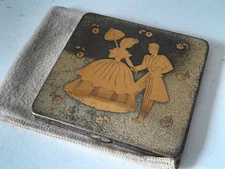 Vintage 1950s Gold Tone Victorian Couple Courting Mirror Compact Complete 