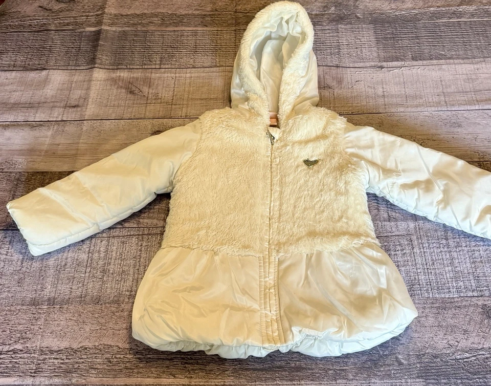 Juicy Couture Hooded Lined Puffer Jacket 2T Fur White Gold Accents Excellent! - Image 2 of 4