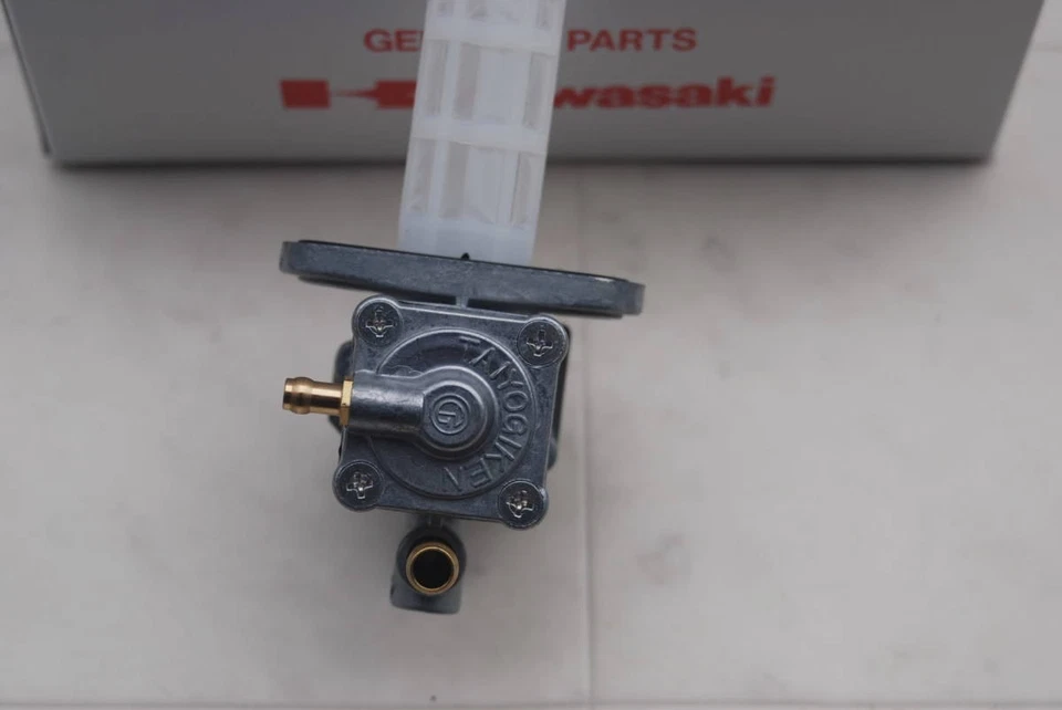 Genuino Kawasaki GPZ750 Fuel Cock Petcock paso 44 mm Foto 3 de 3