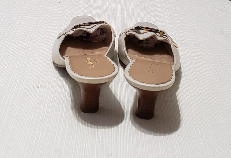 Chinelos femininos Lizclairborne Flex com dedos fechados bronzeado tamanho 8M - Imagem 4 de 4