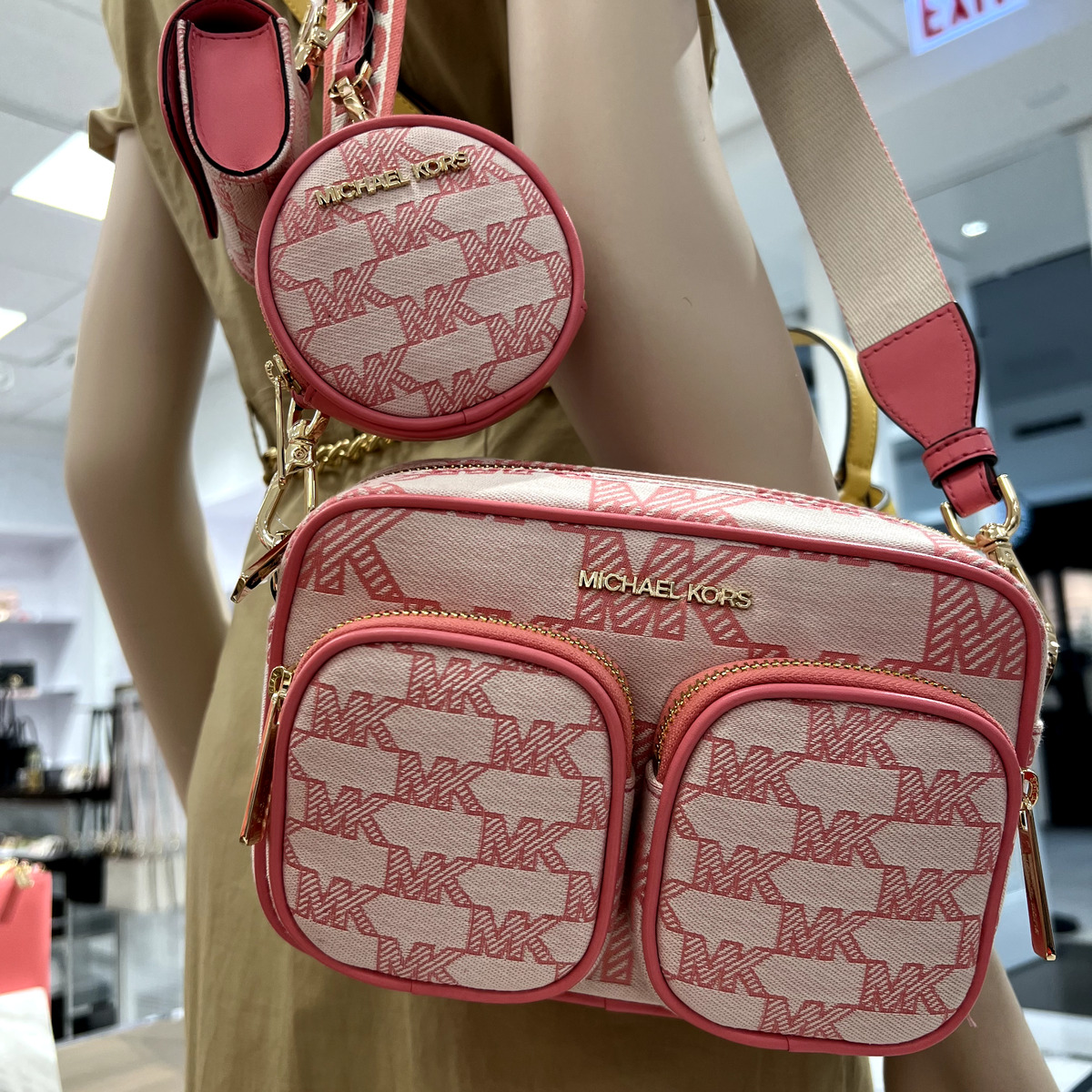 MICHAEL KORS JET SET ITEM POCKET CROSSBODY TECH ATTACHED BAG Jacquard Tea  Rose