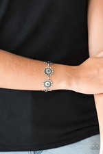Paparazzi  Funky Flower Child Silver Bracelet