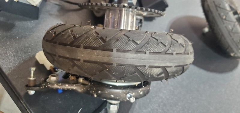 Razor E200 wheels and tires