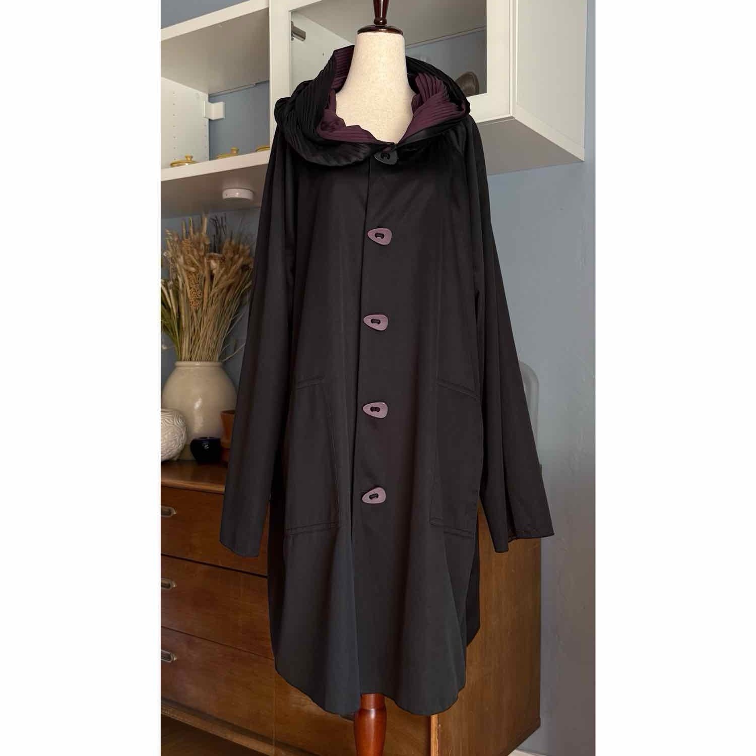 Ubu Classic Piped Reversible Button Parisian Jack… - image 4