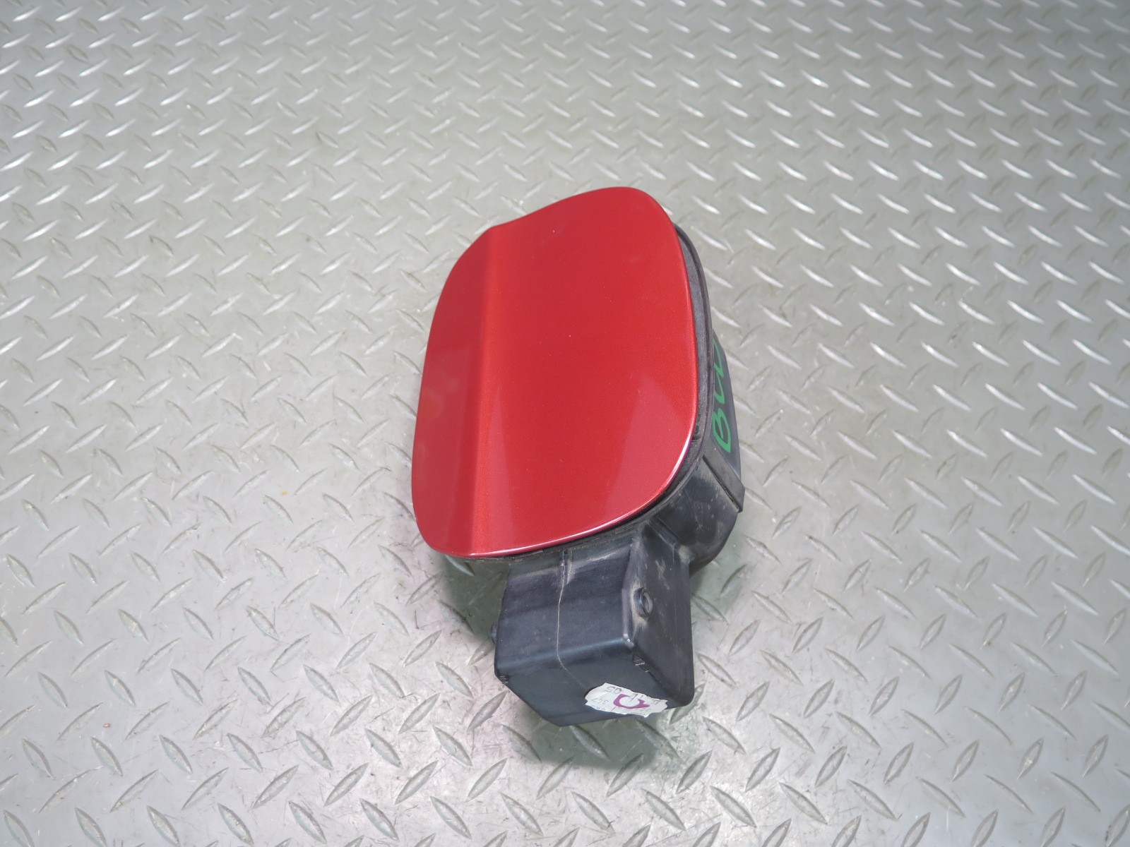 2006-2012 BENTLEY FLYING SPUR FUEL TANK FILLER DOOR HOUSING LID COVER RED