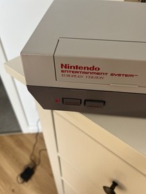 Nintendo NES Konsole OVP Europa Version + Super Mario Bros Set 2 Controller