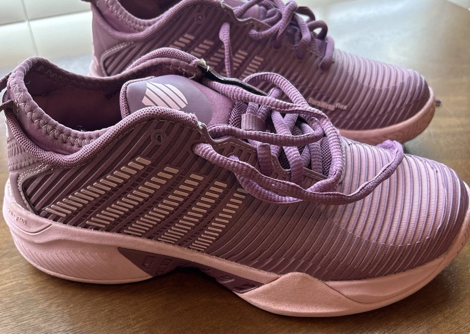 Zapatillas deportivas para mujer K-Swiss en púrpura talla 8. Usado Foto 3 de 4