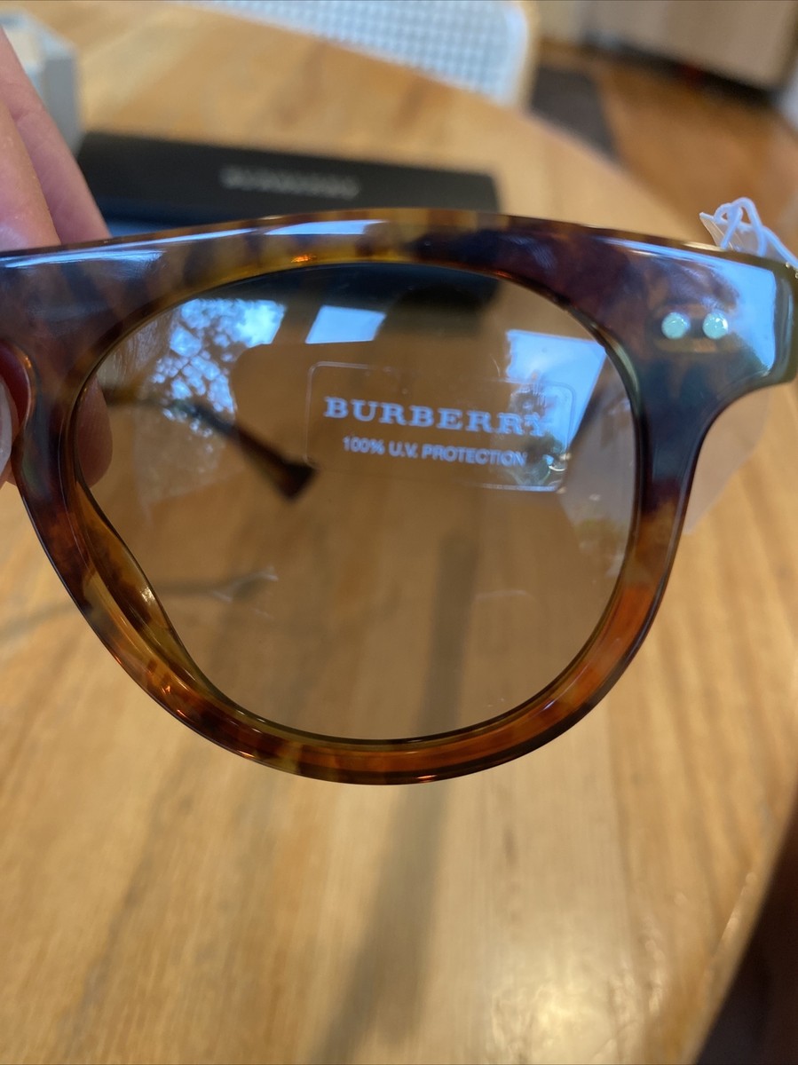 BURBERRY Women display picture 2