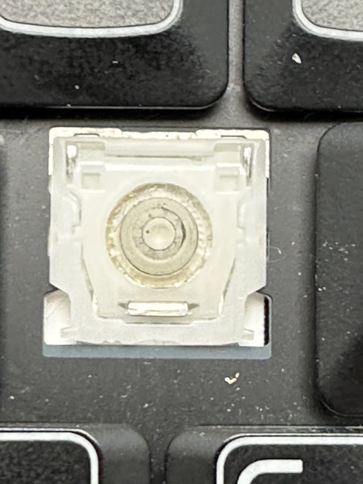 ✅ TAPA DE LLAVE ÚNICA Y CLIP DE BISAGRA DE PLÁSTICO Alienware M17x R3 M17x R4 0PW56N NSK-D8F01 Foto 4 de 4