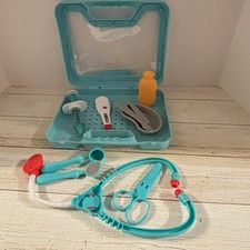 Pretend Play Child's Doctor Nurse Medical Kit 10 Piece Green Plastic Carry Case