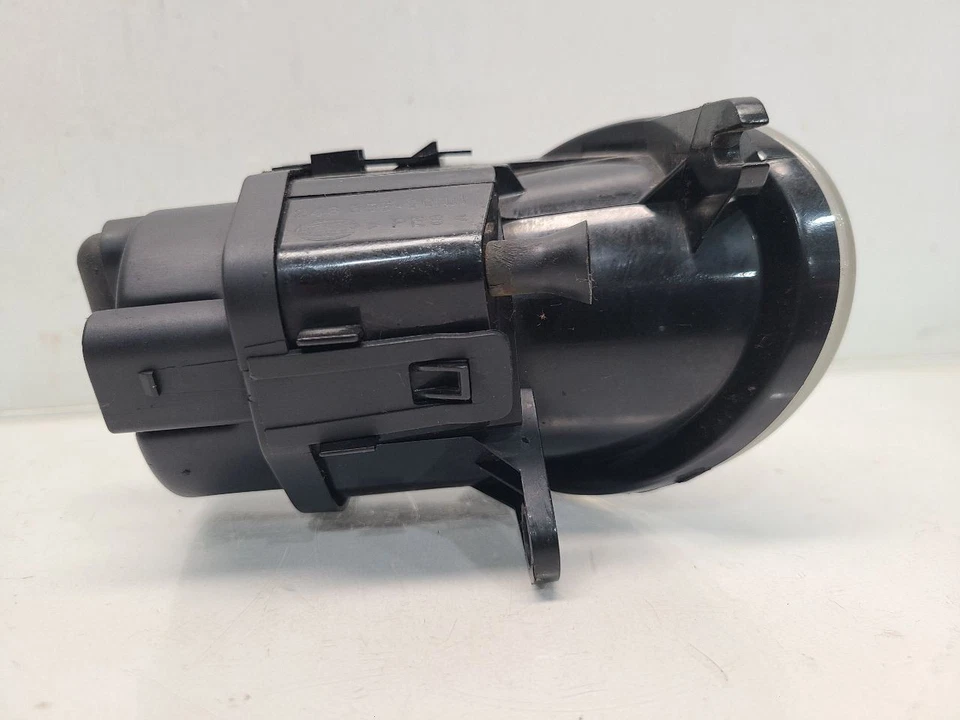 Farol de neblina esquerdo para motoristas Audi A6 (6 cilindros) 2002-04 - montado no para-choque - Imagem 3 de 4