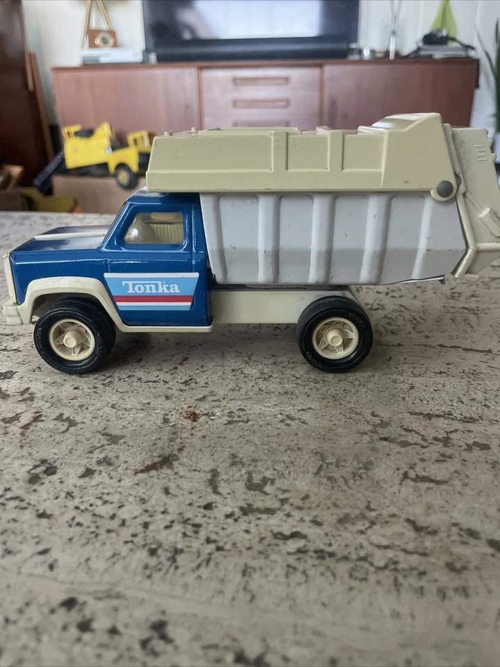 Camión de basura/volteo Tonka Corp de metal azul y blanco vintage Foto 2 de 4