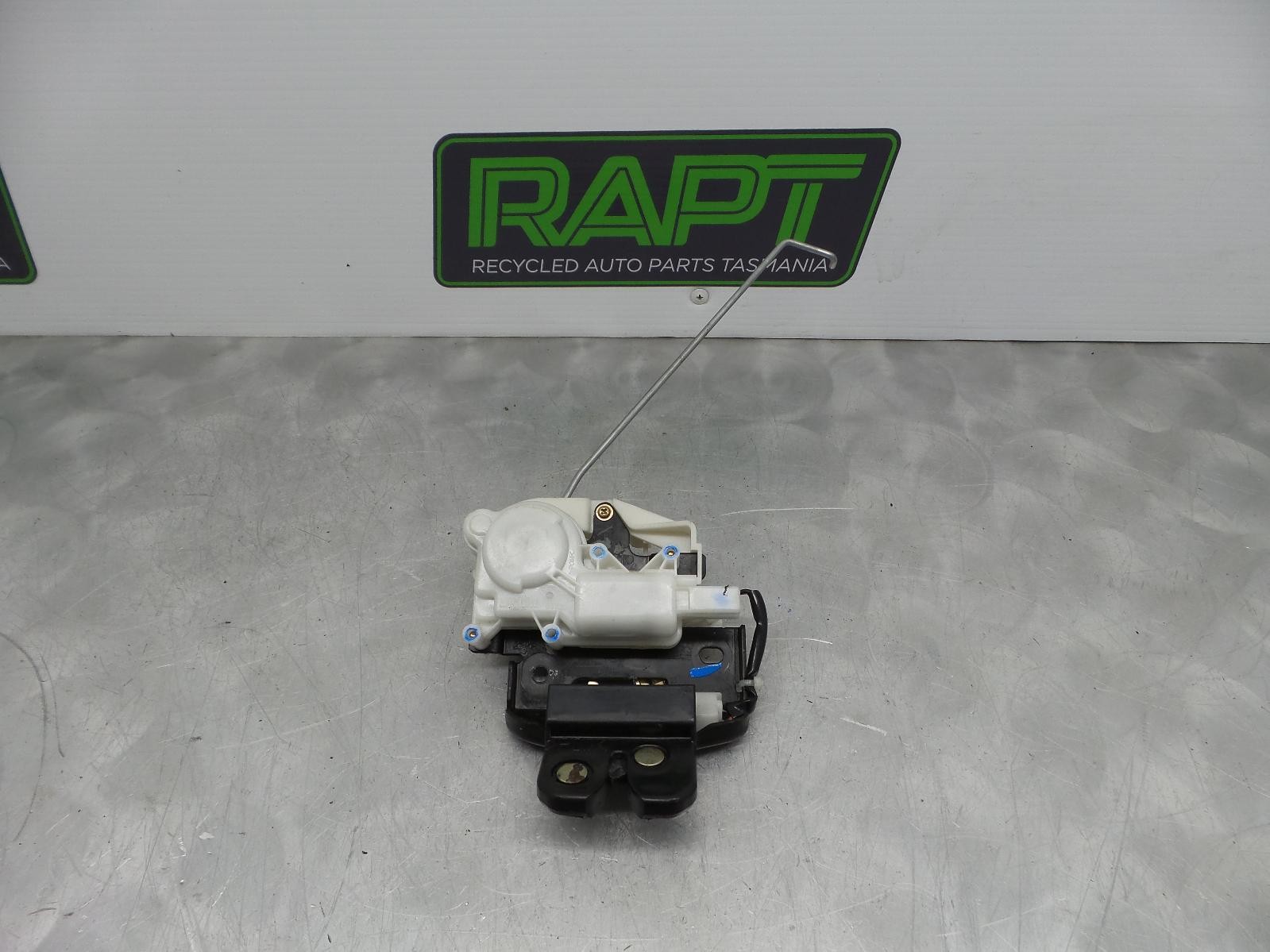 2003 Mazda 6 LOCK MECHANISM BOOTLID GG/GY 09/02-12/07 02 03 04 05 0 07 image 2