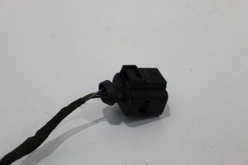 Audi A5 Cabriolet 8F B8 3 Pin Wiring Connector and Short Length of Wire - Picture 5 of 13