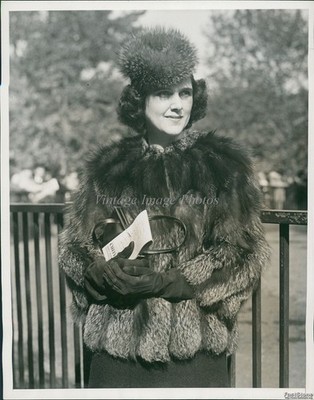 1938 Mrs George D Harris In Fur Attends Belmont Park Races Ny Society Photo 7x9