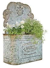NEW Wall Mounted, Planter Metal Wall Hanging Basket Flower Pot. (Rustic) 
