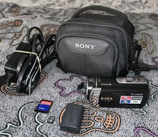 Sony Handycam HD AVCHD HDR-CX190 Camcorder 5.3 MP WORKS 30 Zoom Steady Shot