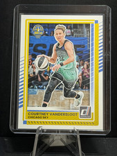 2025 Panini Donruss WNBA Basketball Cards #34 Courtney Vandersloot - Chicago Sk