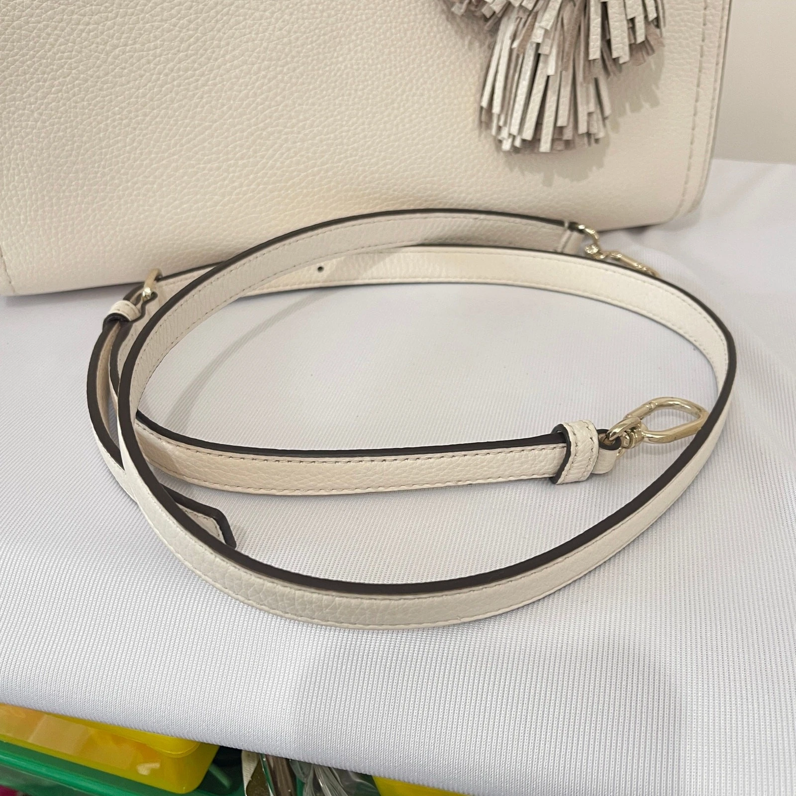 Borsa a mano Kate Spade Maryam Palmer Drive in pelle color crema e ciottoli
