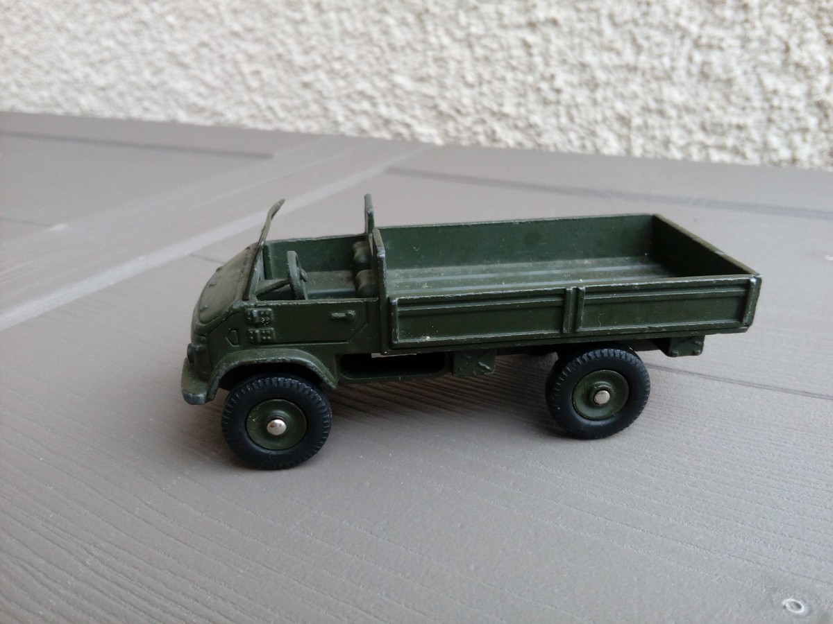 Dinky Toys 821 mercedes-Benz unimog
