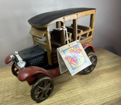 Russ Berrie - Age of Travel Collectible Bus Woodie Car - Cast Iron Tires - 1:24