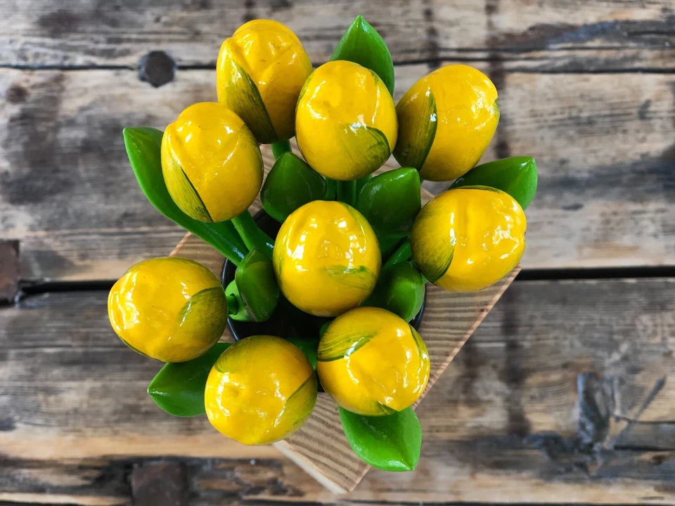 Tulipanes de madera, juego de 9 tulipanes amarillos, decoración de mesa floral de 7,8", tulipán hecho a mano Foto 3 de 4