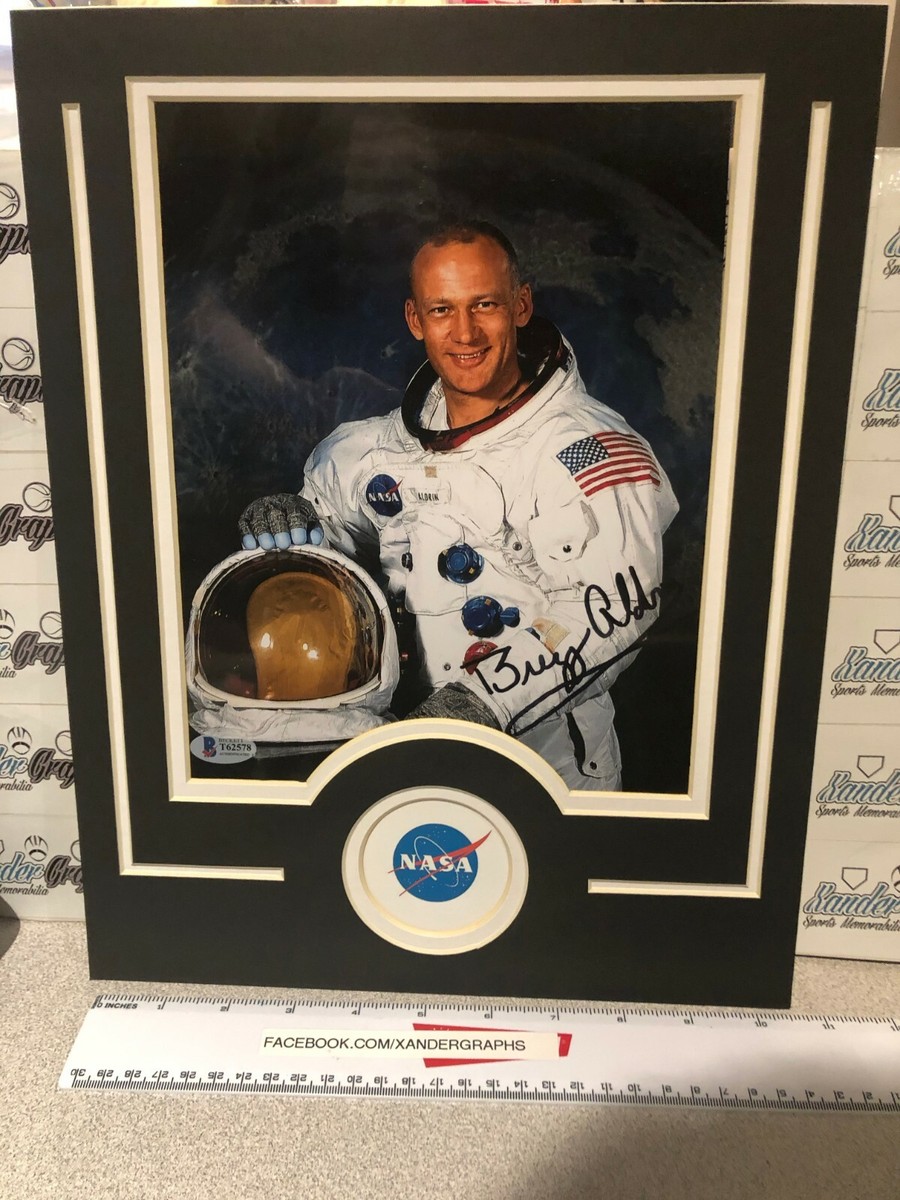 EDWIN BUZZ ALDRIN APOLLO 11 XI SIGNED AUTOGRAPHED MATTED 8X10