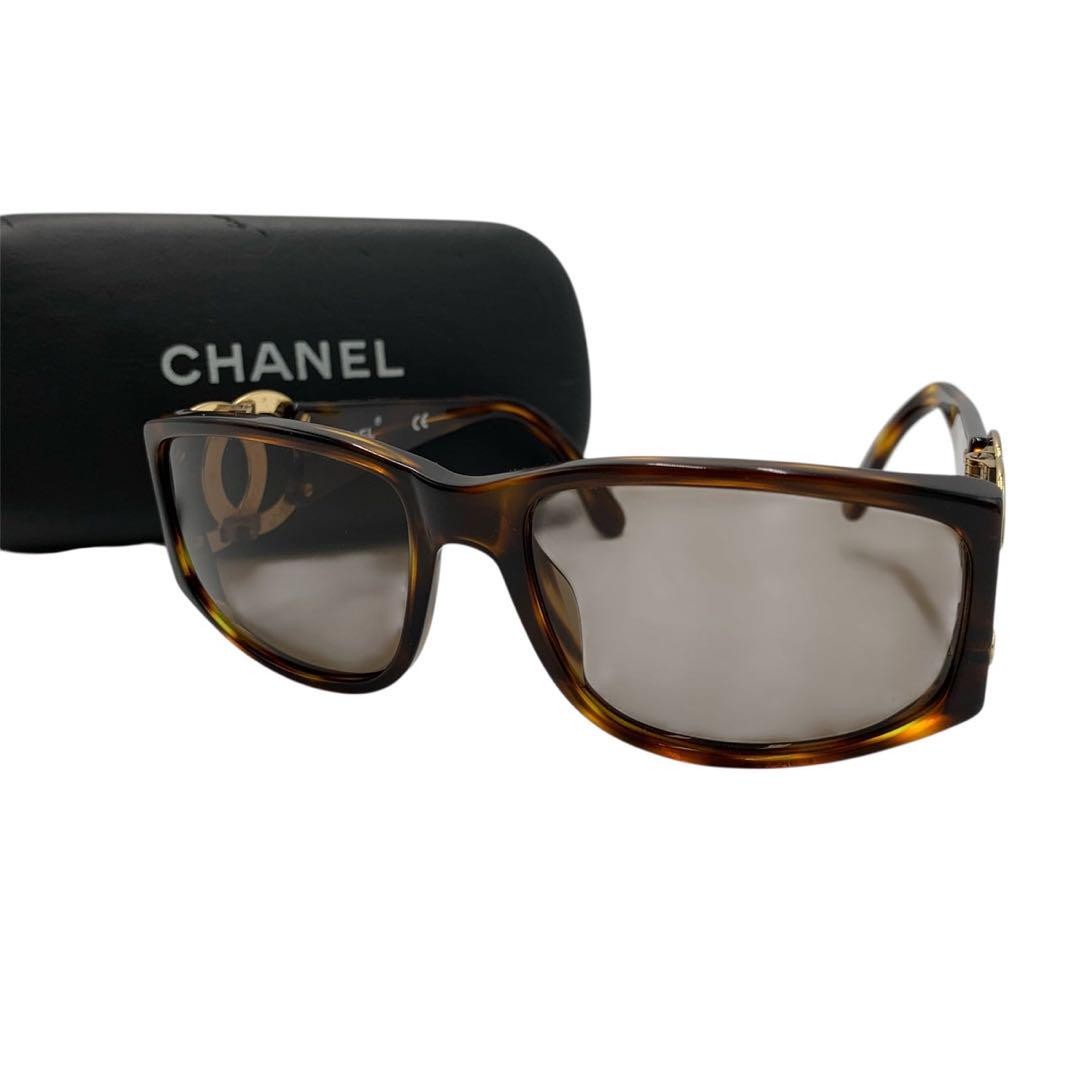 CHANEL Coco Mark Women's Sunglasses with Iconic Print