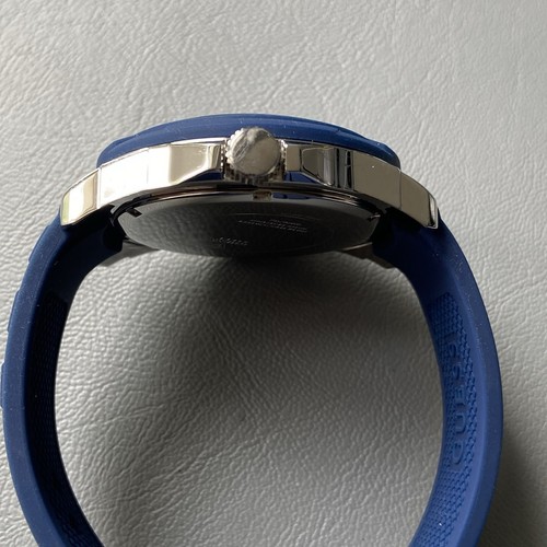 Mens Genuine Guess Tread Day Date Designer Watch W0967G2 Blue Ex-display - Picture 5 of 12