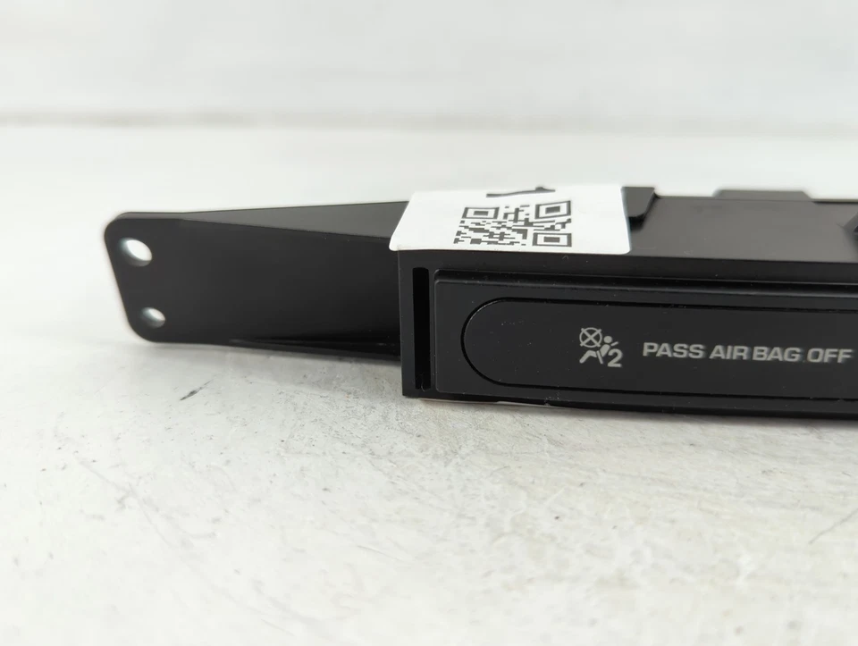 Dodge Caravan Hazard Switch AEX2R 2007 Foto 2 de 4