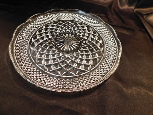 Vintage Anchor Hocking WEXFORD Dinner Plate - 9-5/8" with Scalloped Rim - EC