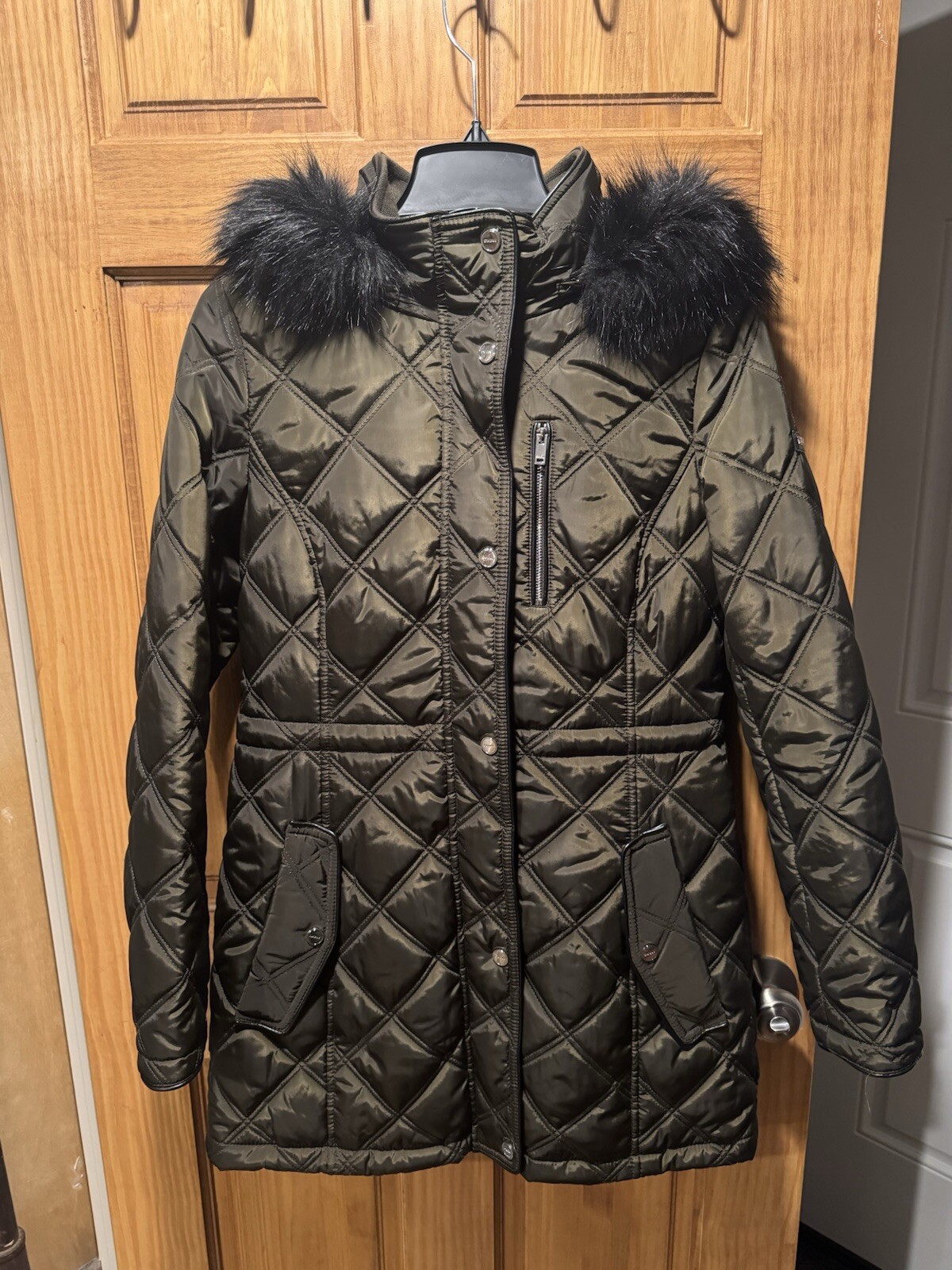 DKNY - Brand New - Black And Olive Green image 6