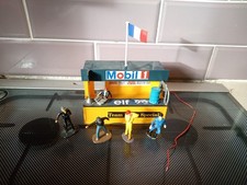 Scalextric Vintage C701 Pit Stop Building Set with Crew and Tools