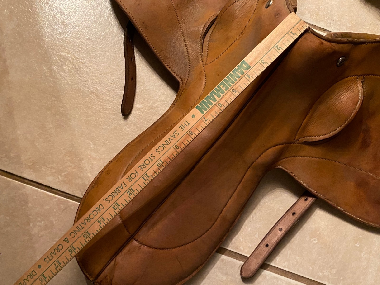 Thoroughbred Jockey Saddle exercise saddle vintge leather