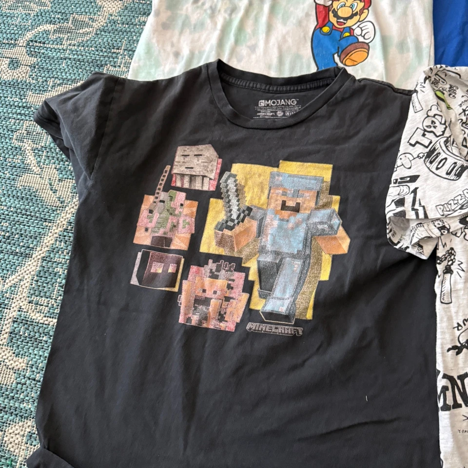 Boys Size L–XL Graphic Tee Bundle Kirby Mario TMNT Minecraft Gamer Lot - Image 3 of 4