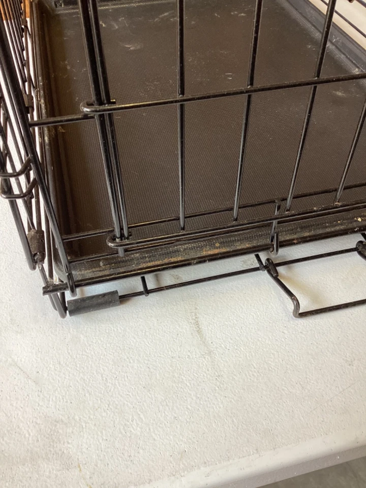 I-Crate Single Door 24 X 18 X 19 Inches; Black in  Good Pre Owned Condition - Image 4 of 4