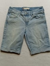 Levi Strauss Women's Mid Rise Denim Short 4 W27 Light Wash Cuffed 28x10