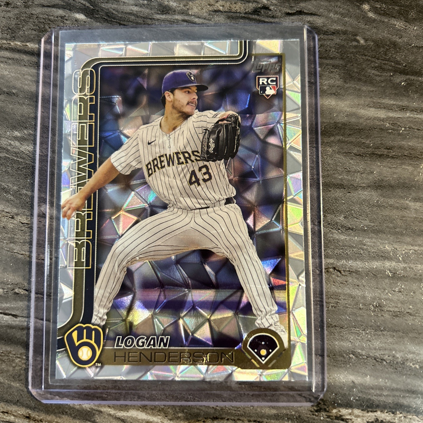 2025 Topps Update Logan Henderson Diamante Parallel RC #137 - Brewers