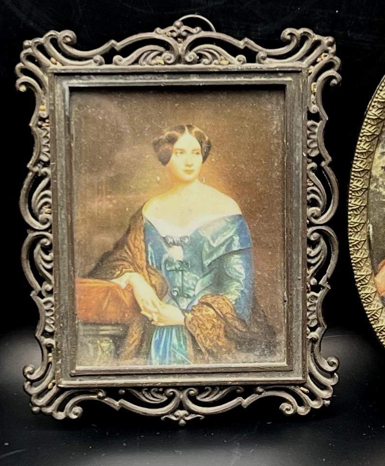 Lote De Colección De 3 Marcos De Cuadros De Seda Italianos Arte De Pared De Latón Diferentes Tamaños Y Forma Foto 3 de 4