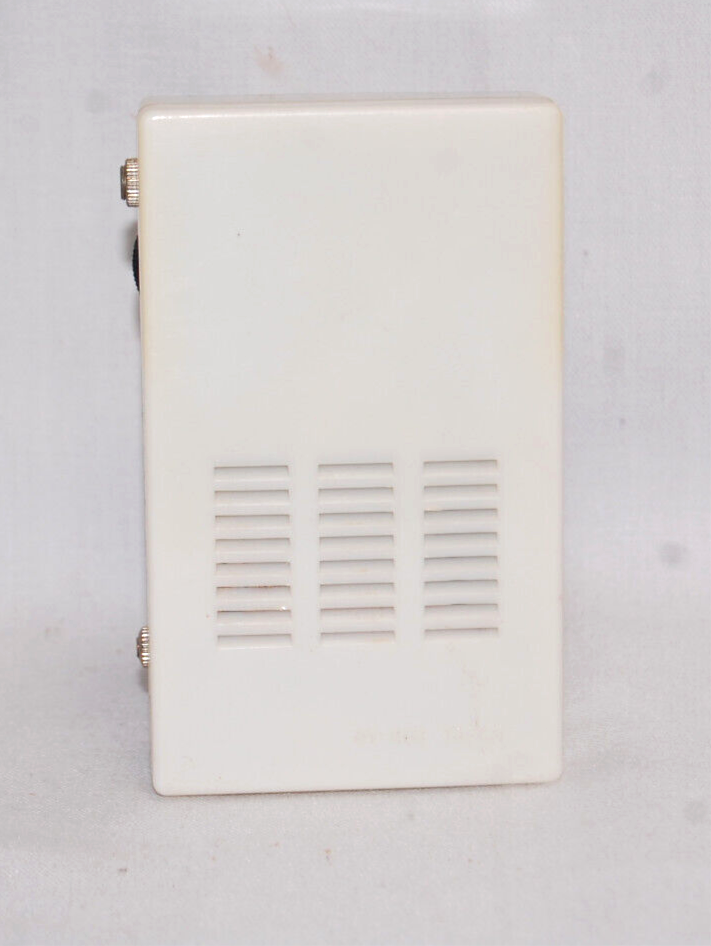 Orion Super Eight TR-8 Transistor Radio & Case Working Orion Super Eight TR-8 Transistor Radio & Case Working