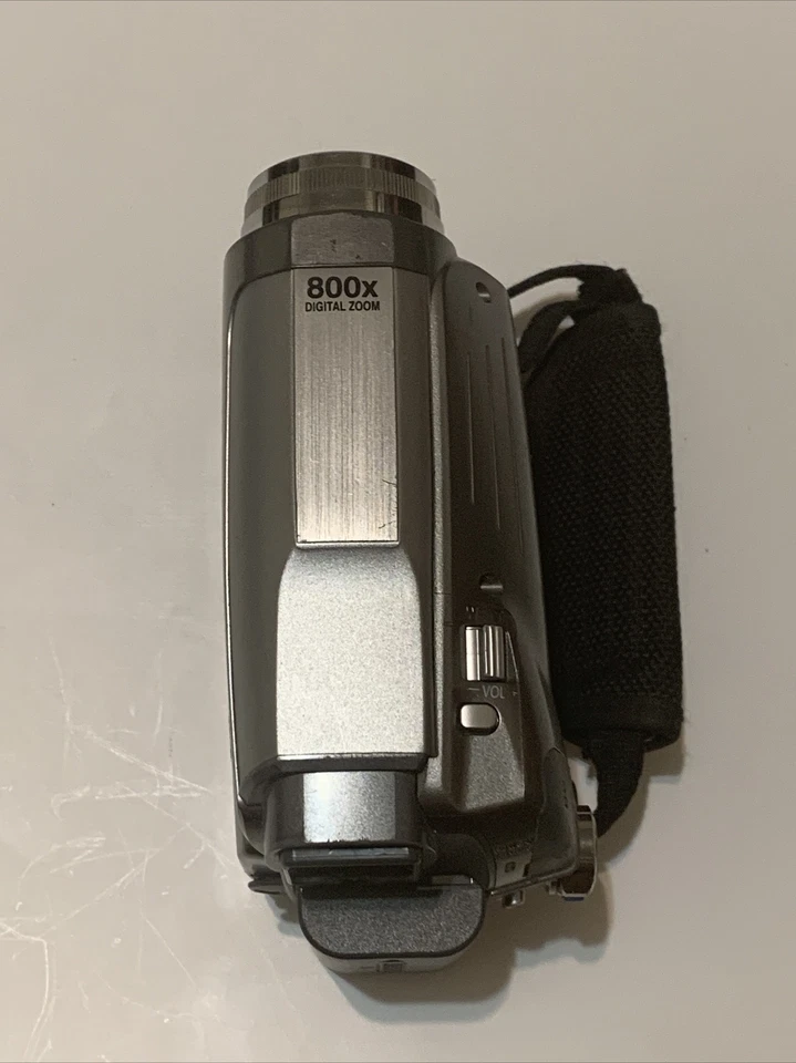 JVC GR-D770 Mini DV, Flash Media Camcorder NOT WORKING AS IS - Image 2 of 4